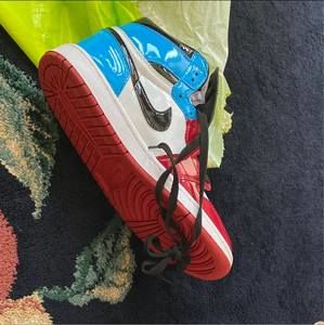 Meet your Posher, Om